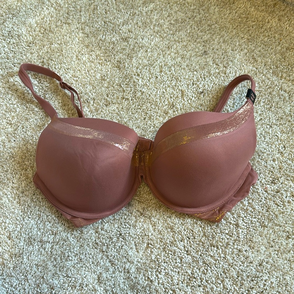 NWT Victoria’s Secret push up bra-perfect shape